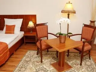 维斯维塔利斯酒店 4* Kerepes